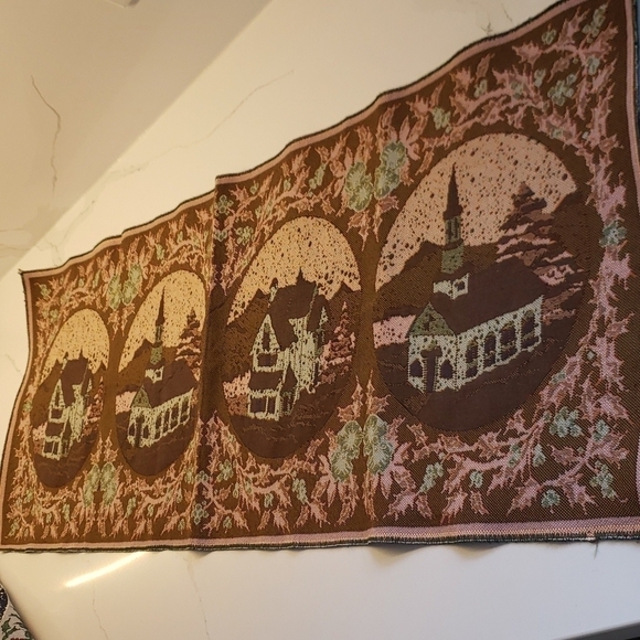 set of 4 Placemats Christmas and runner Tapestry Circle winter house framed - Picture 5 of 13